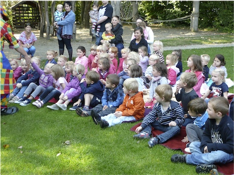 Besuch von einem Zauberer und Clown